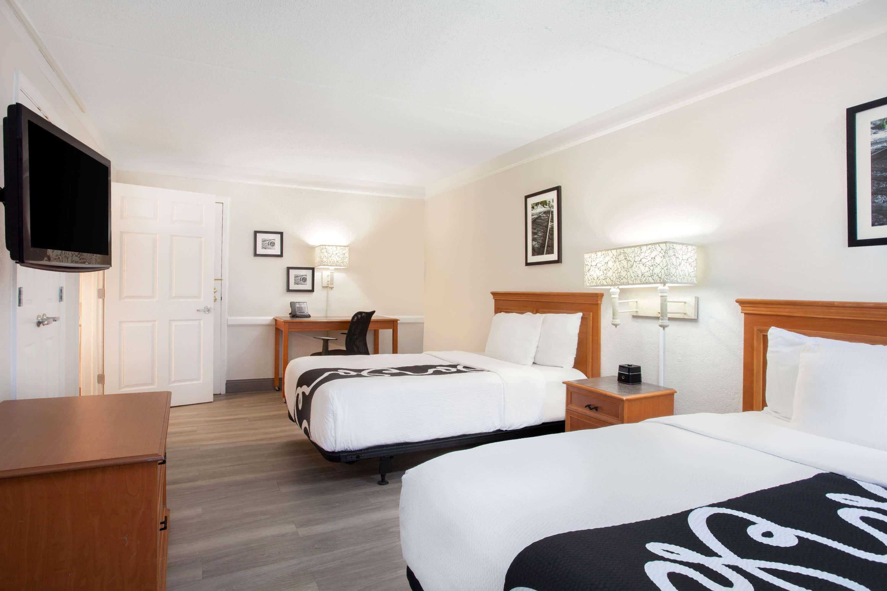 Baymont By Wyndham Fort Myers Central Bagian luar foto
