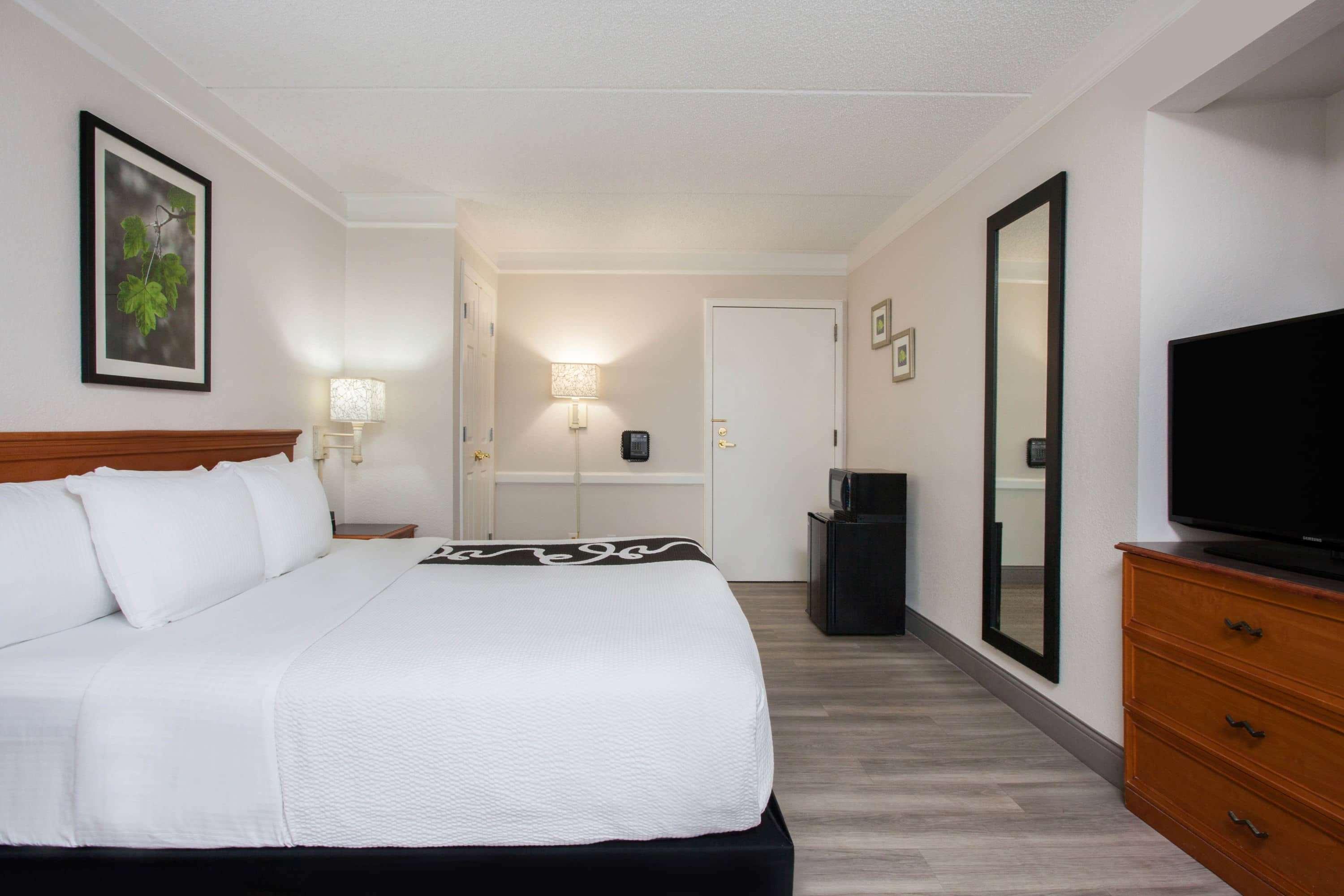 Baymont By Wyndham Fort Myers Central Bagian luar foto