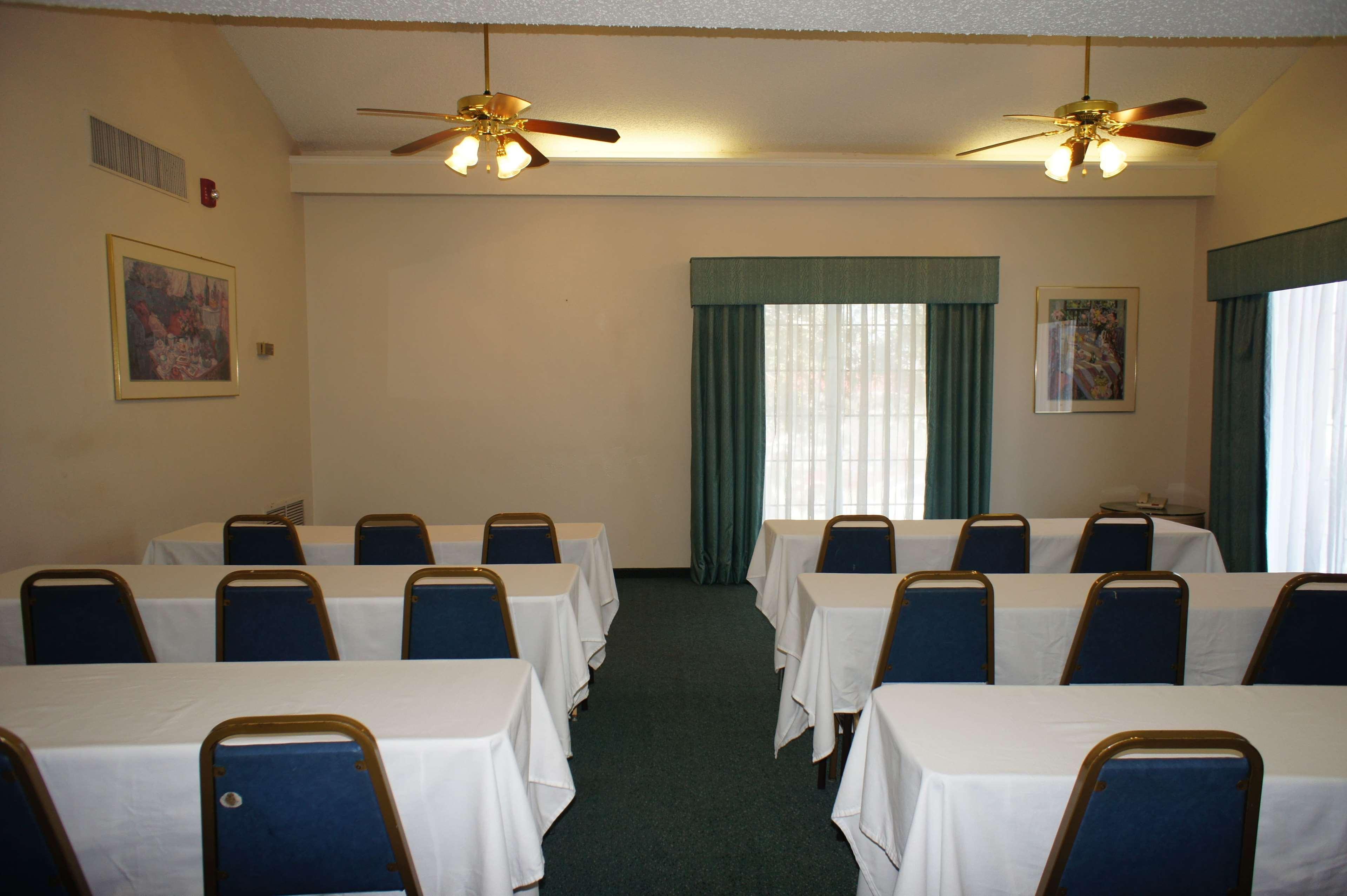 Baymont By Wyndham Fort Myers Central Bagian luar foto